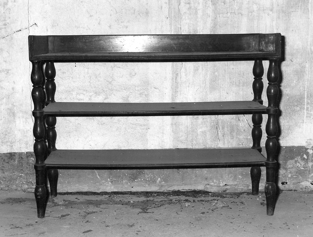 étagère - bottega emiliana (secondo quarto sec. XIX)