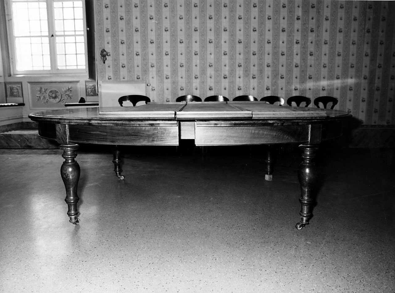 tavolo - produzione toscana (metà sec. XIX)