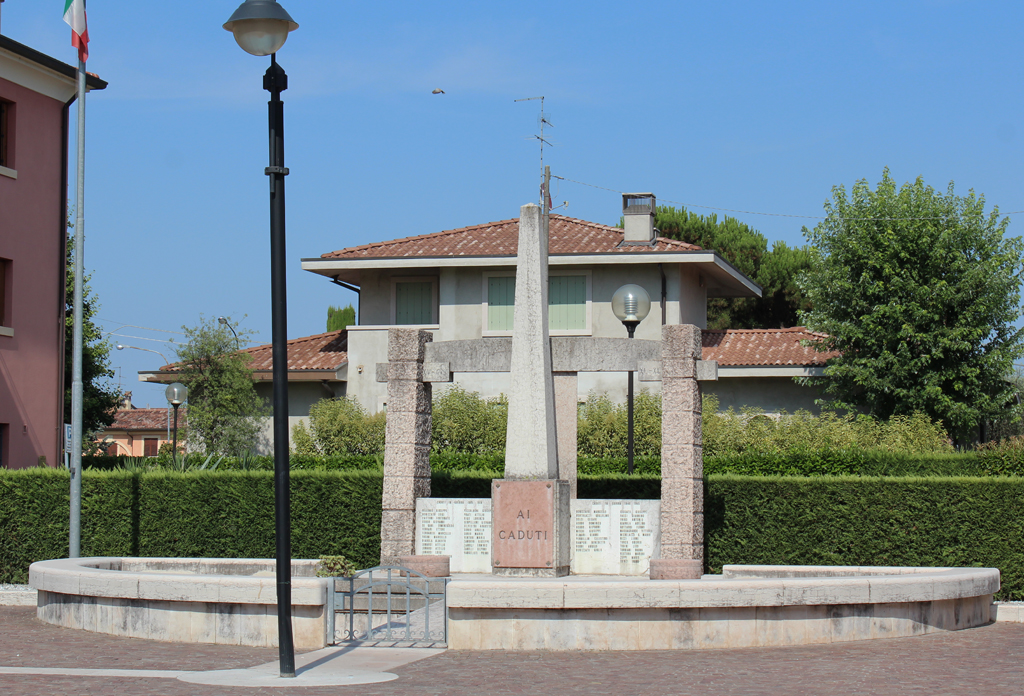 monumento ai caduti - ad ara di Salazzari Mario (sec. XX)