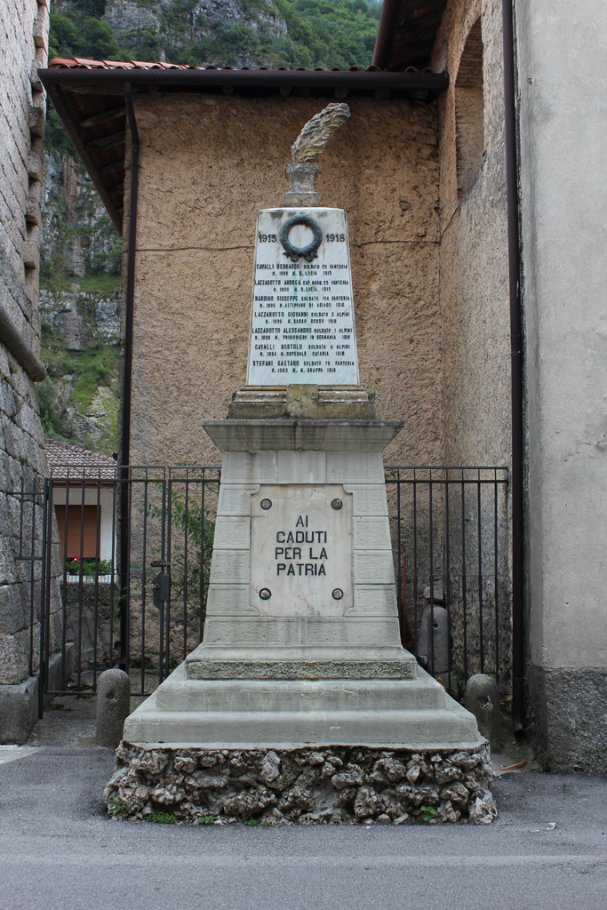 monumento ai caduti - a cippo - ambito vicentino (sec. XX, sec. XX)