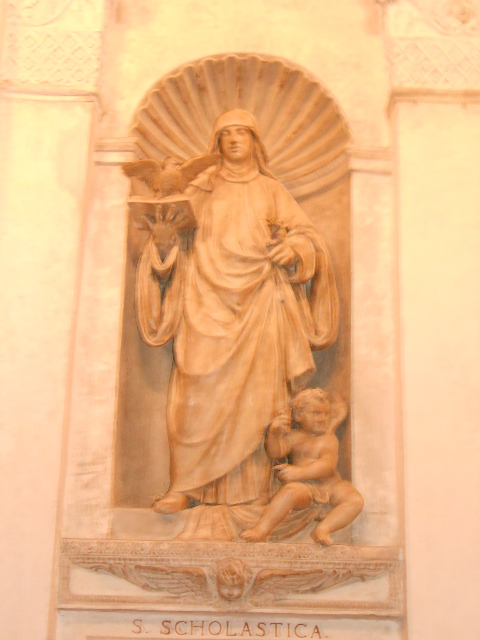 Santa Scolastica (statua, opera isolata) di Begarelli Antonio (bottega) (sec. XVI)