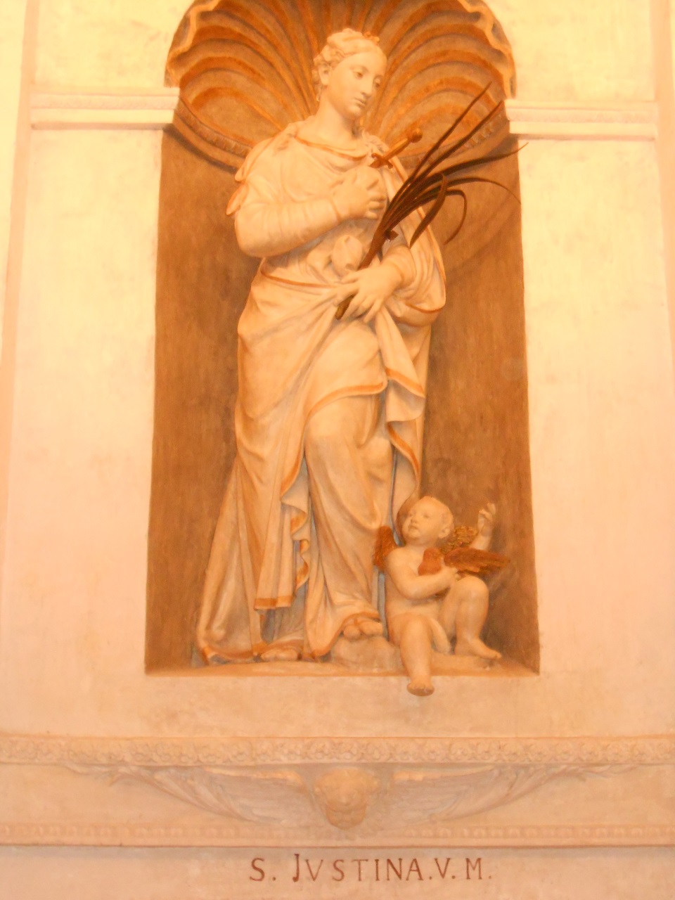 Santa Giustina (statua, opera isolata) di Begarelli Antonio (bottega) (sec. XVI)