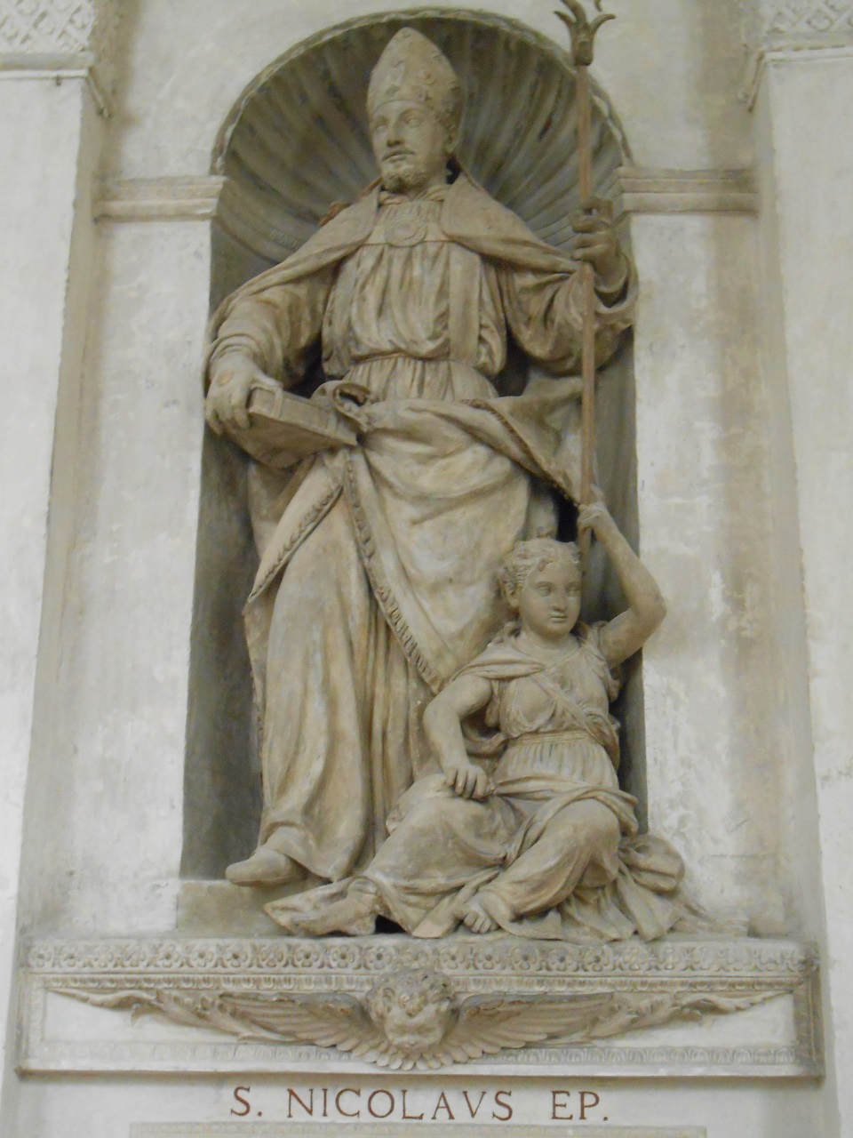 San Nicola di Bari (statua, opera isolata) di Begarelli Antonio (bottega) (sec. XVI)