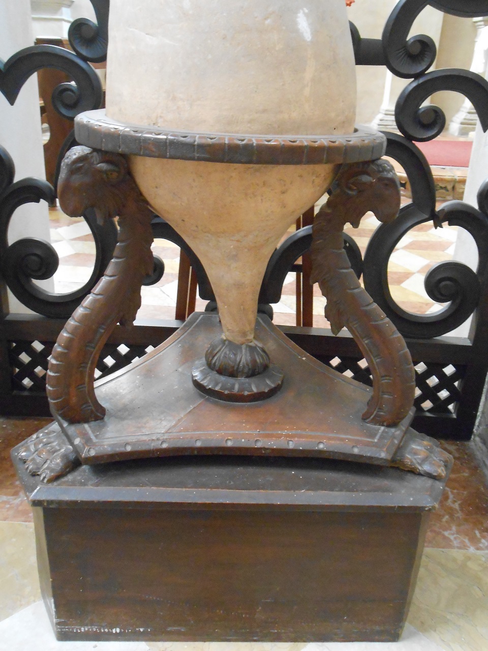 base, opera isolata - bottega mantovana (seconda metà sec. XIX)