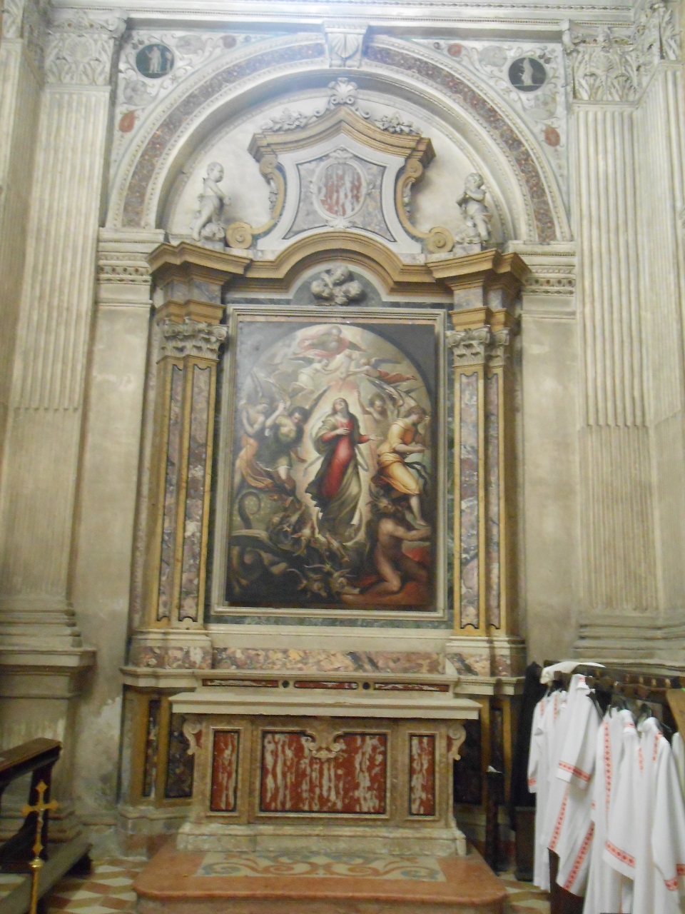 Decollazione di San Giovanni Battista, Battesimo di Gesù (decorazione plastico-pittorica, complesso decorativo) di Guazzi Anselmo, Pippi Giulio detto Giulio Romano (bottega) (sec. XVI)