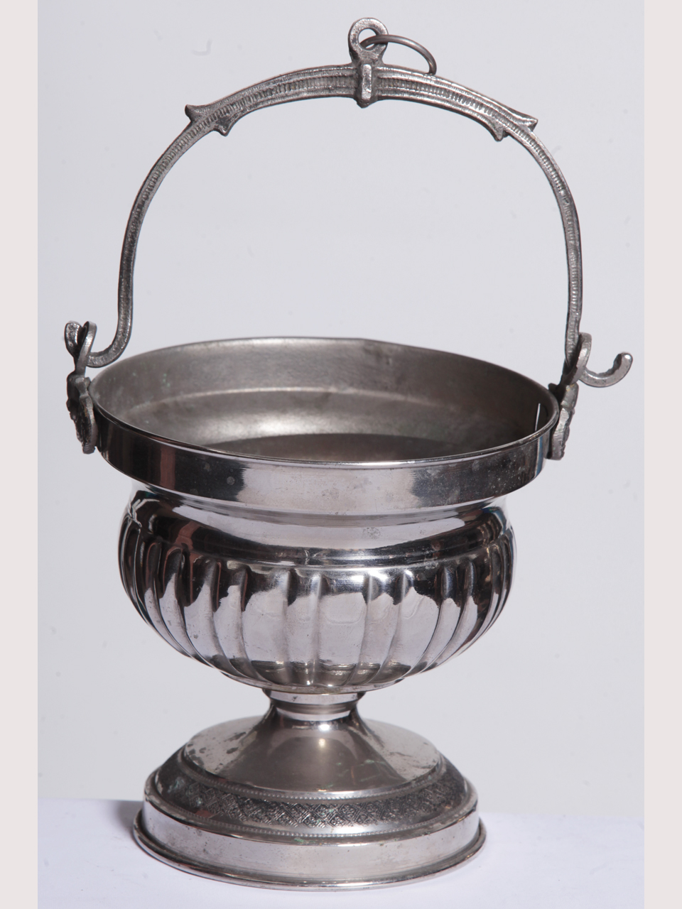 secchiello per l'acqua benedetta, opera isolata - ambito lombardo (ultimo quarto XIX)