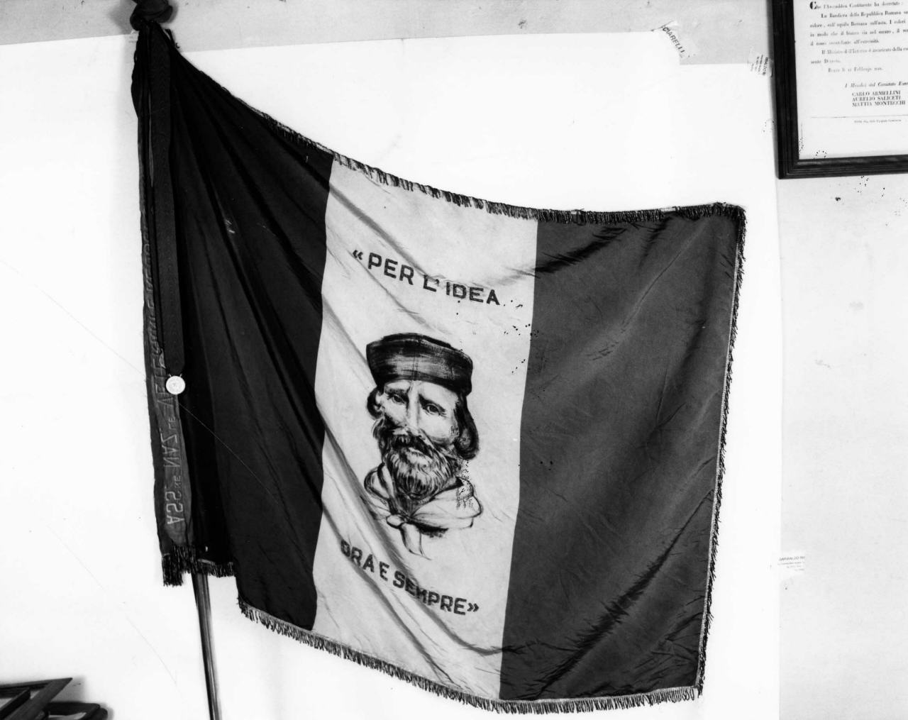 ritratto di Giuseppe Garibaldi (bandiera) - produzione italiana (seconda metà sec. XIX)