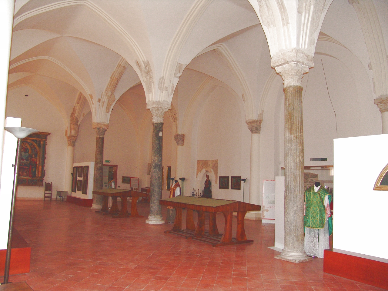 Complesso della Badia della SS.Trinità (Sala Maggiore del museo) (palazzo, museo) - Cava de' Tirreni (SA) 