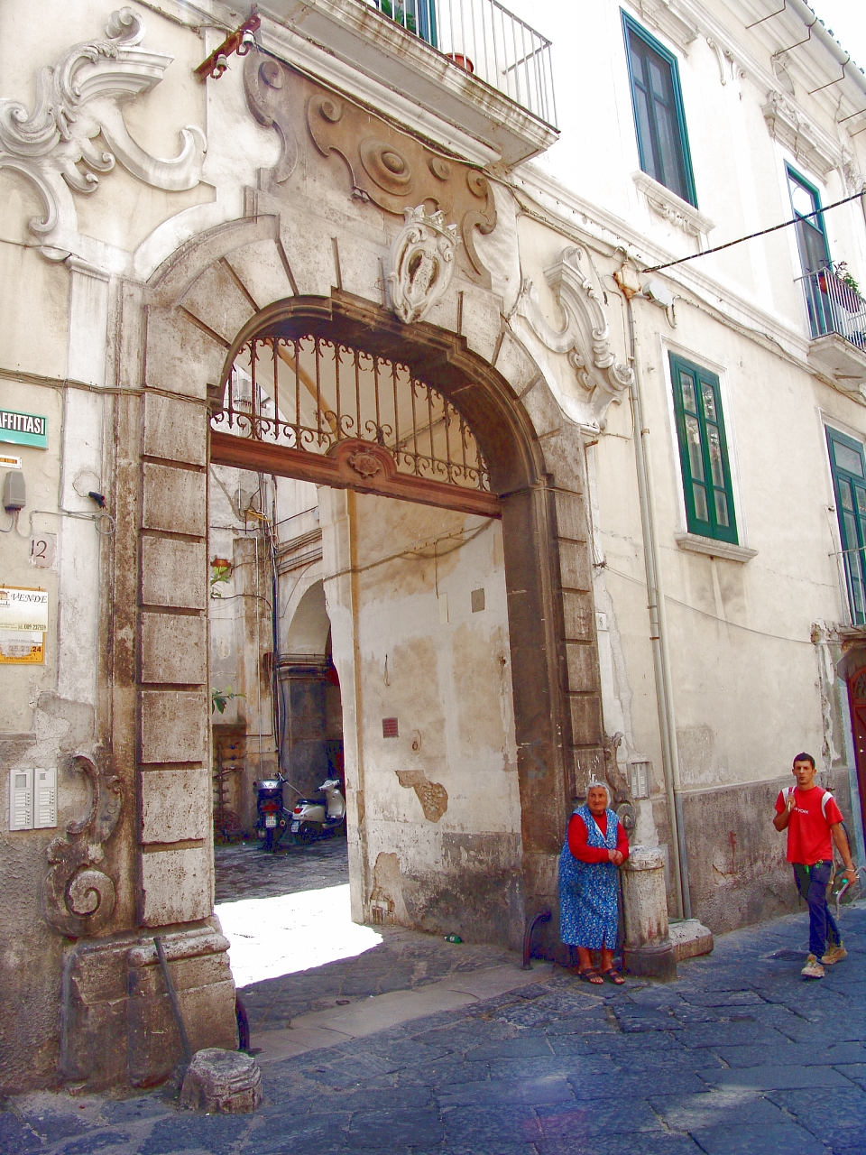 Palazzo Guarna (palazzo) - Salerno (SA)  <br>Condizioni d'uso: <a class='link-esterno' href='https://docs.italia.it/italia/icdp/icdp-pnd-circolazione-riuso-docs/it/v1.0-giugno-2022/testo-etichetta-BCS.html' target='_bcs'>Beni Culturali Standard (BCS)</a>