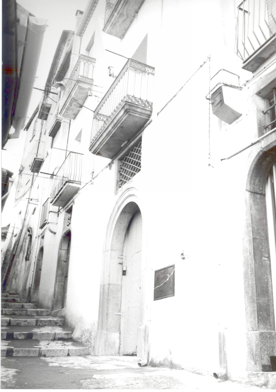 Palazzo Lettieri (palazzo, privato) - Calitri (AV)  (XVIII)