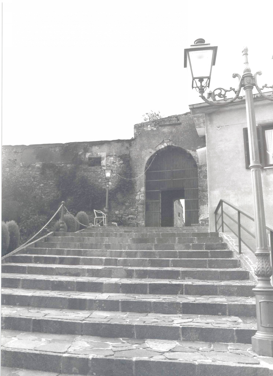 Porta del Rivellino (porta, pubblica) - Vallata (AV)  (XVI)