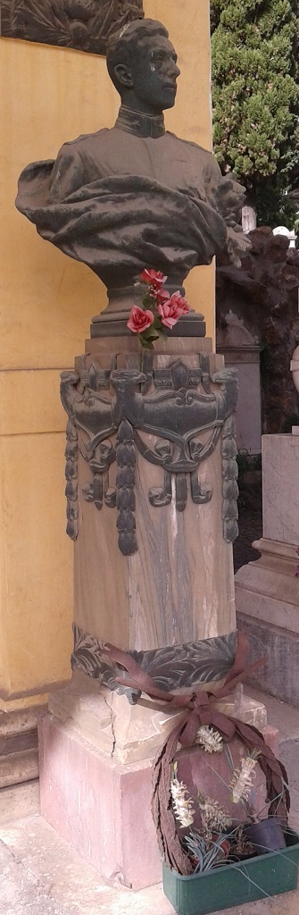 busto di Eugenio Rossellini, figura di soldato (monumento ai caduti) di Piraino Pietro (sec. XX)