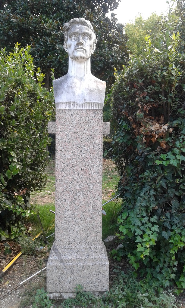 busto di Fabio Filzi (monumento ai caduti - a basamento) di Morbiducci Publio (sec. XX)