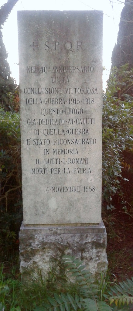 monumento ai caduti - a stele - ambito romano (sec. XX)