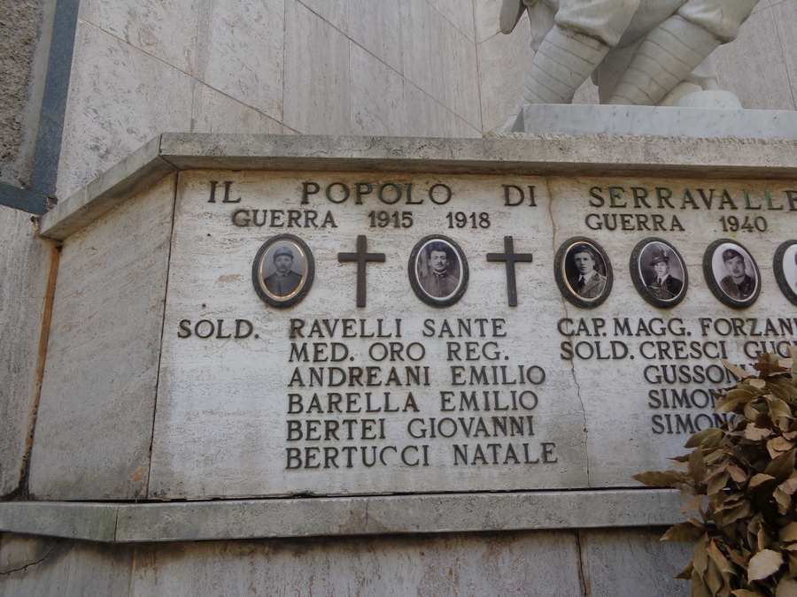 Allegoria del sacrificio del soldato per la Patria (monumento ai caduti - ad emiciclo) - ambito toscano (seconda metà Sec. XX)