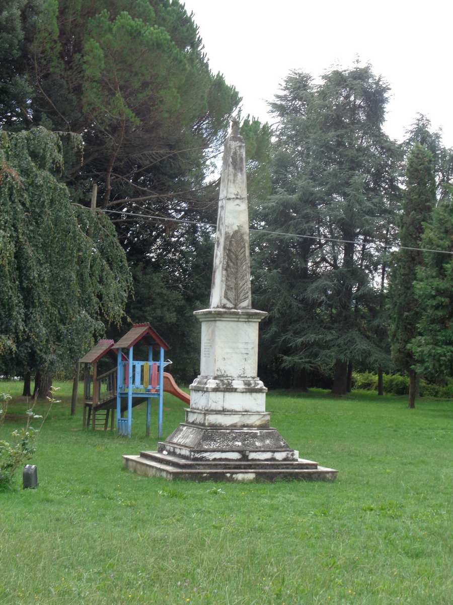 monumento ai caduti - ad obelisco - ambito toscano (prima metà Sec. XX)