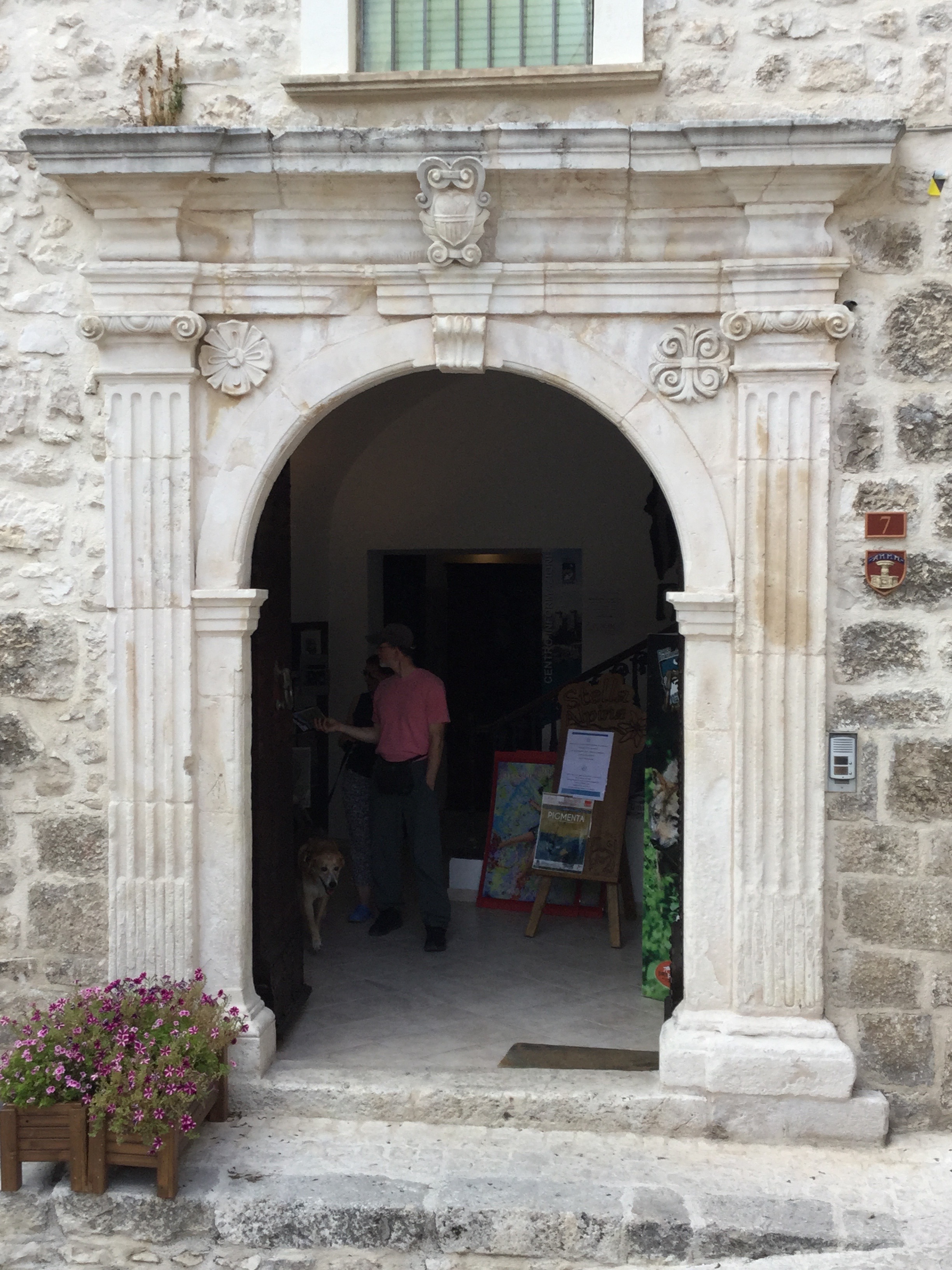 portale - ambito abruzzese (fine/ inizio sec. XVII)
