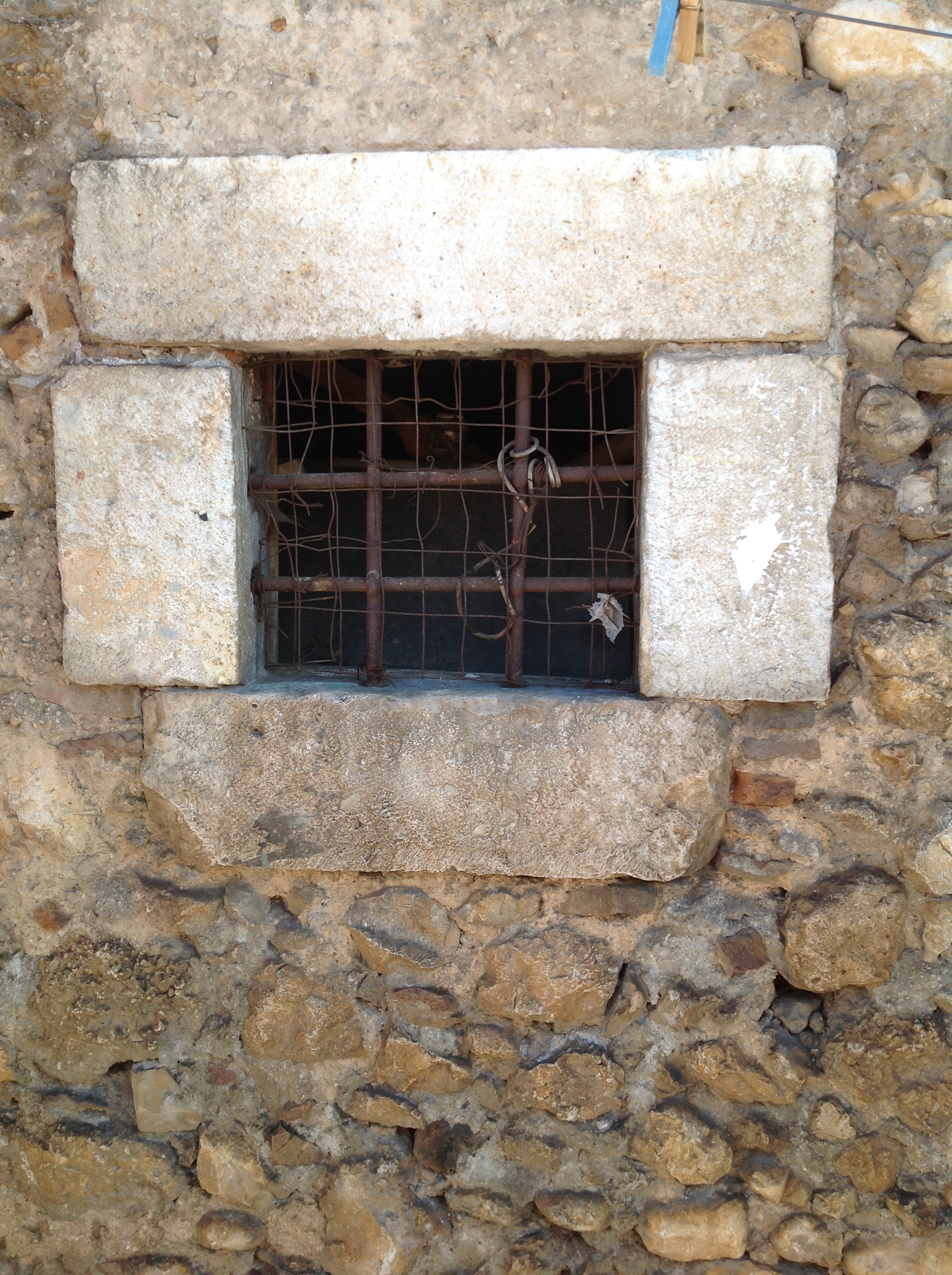 finestra, opera isolata - ambito abruzzese (XIX)