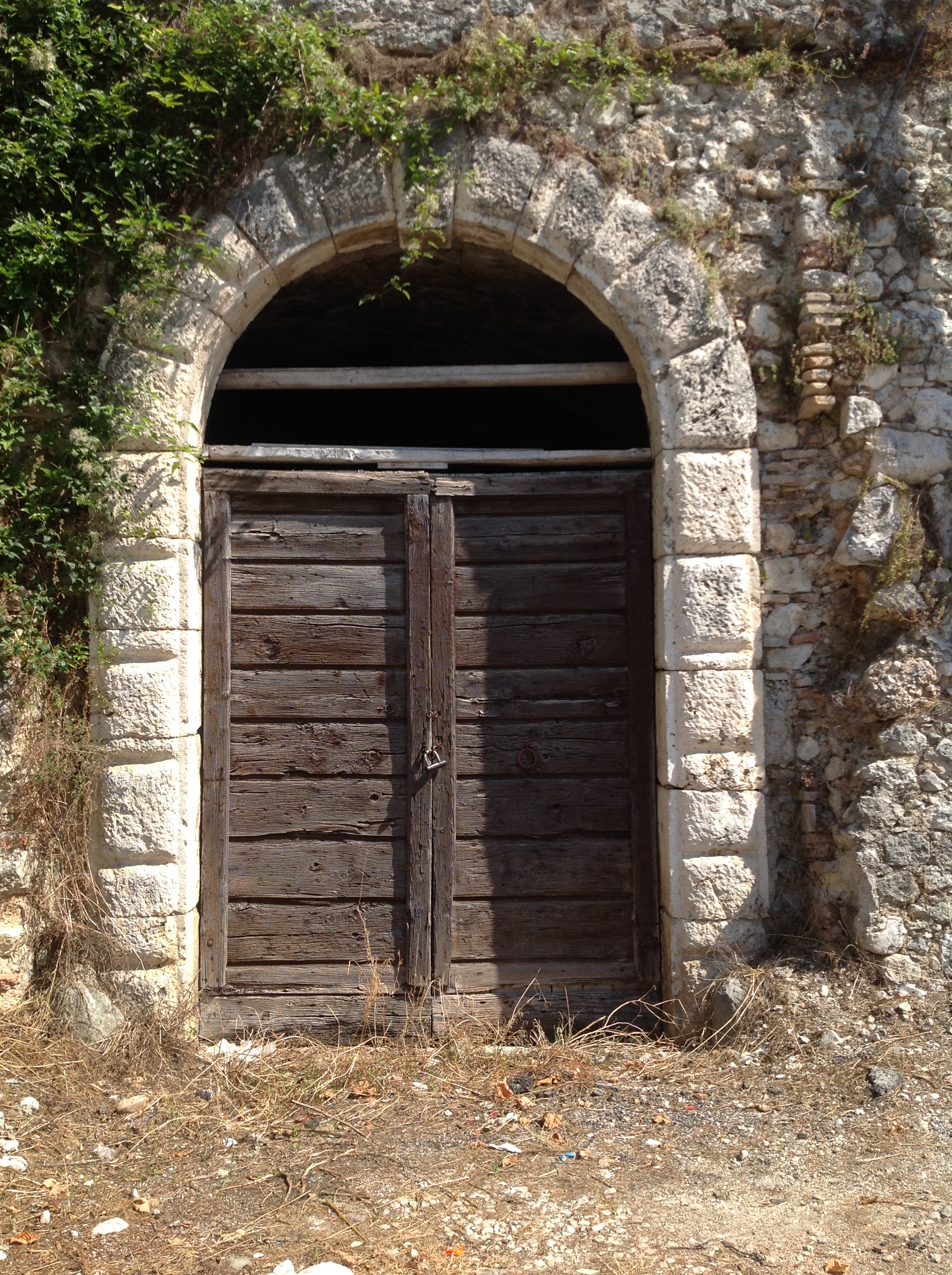 portale, complesso decorativo - ambito abruzzese (fine/ inizio XVIII/XIX)