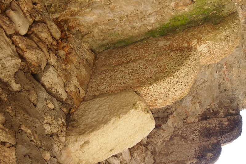 mensola architettonica - ambito abruzzese (XV)