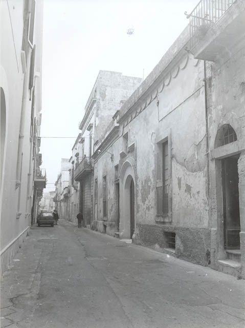 Casa palazzata Leda ora Scuola materna SS. Rosario (casa) - Lecce (LE)  (XVI, seconda metà)