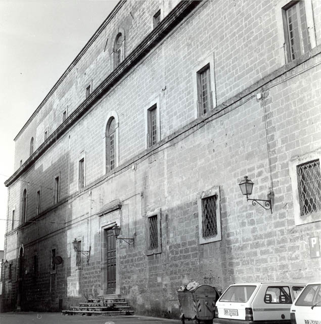 Scuola delle Missioni, già S. Vincenzo (palazzo) - Oria (BR)  (XVIII, seconda metà)