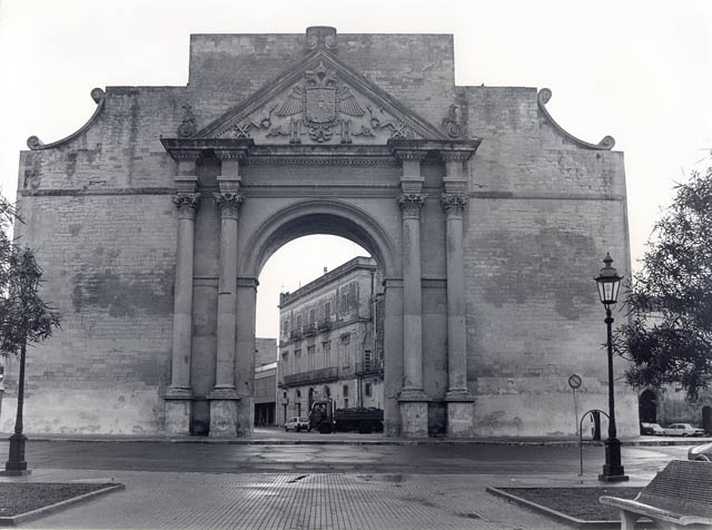 Napoli o Arco di trionfo di Carlo V (monumento) - Lecce (LE)  (XVI)