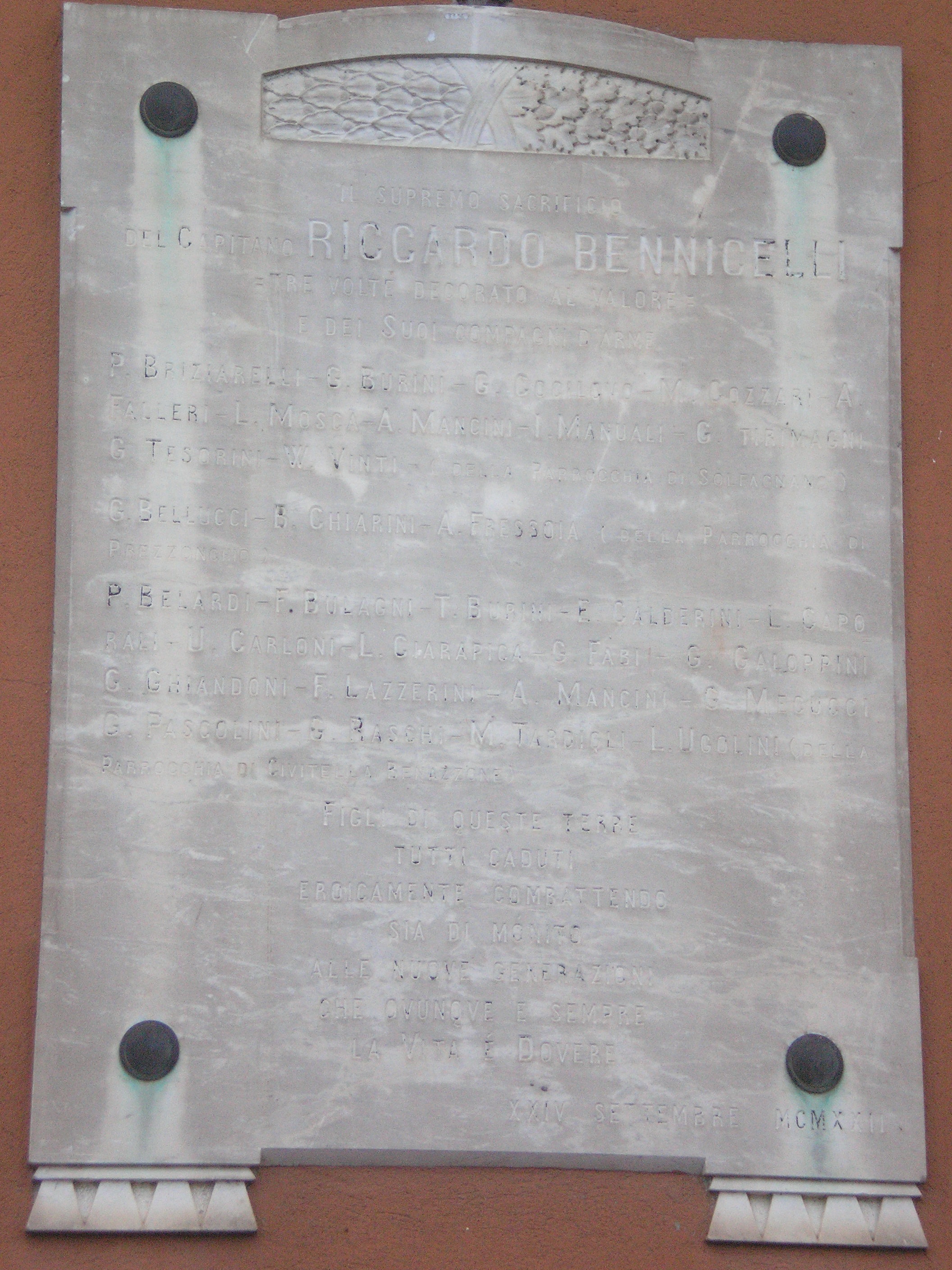 lapide commemorativa ai caduti, opera isolata - ambito Italia centrale (primo quarto sec. XX)