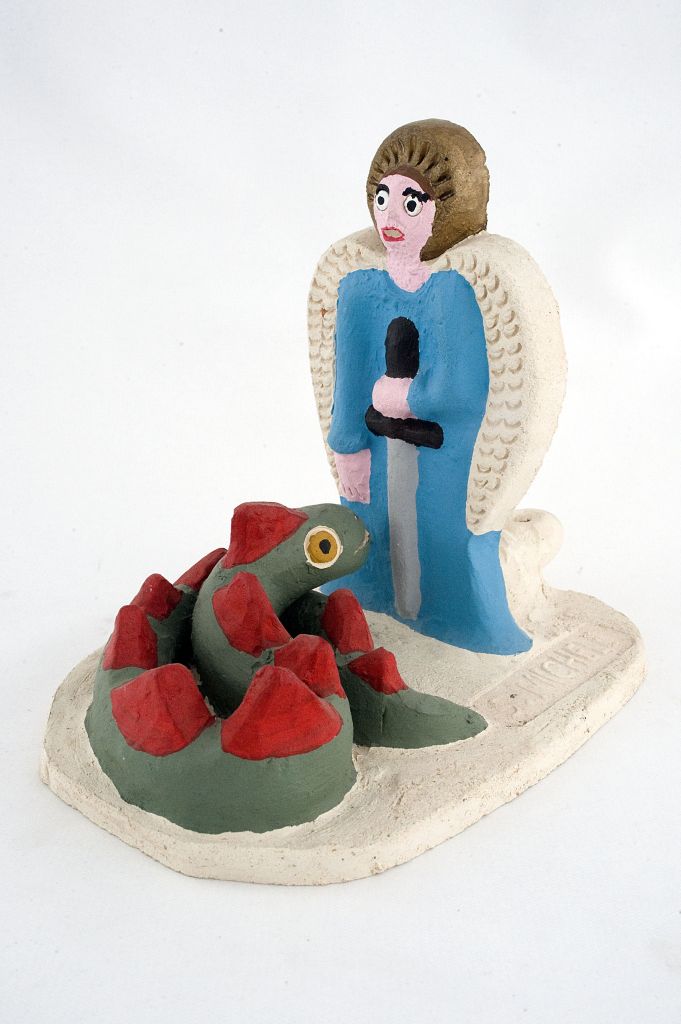 San Michele, San Michele con spada e serpente (fischietto, a fessura interna, strumenti musicali) di Pozzan Carlo Nazca (ceramista) - laboratorio (1996)