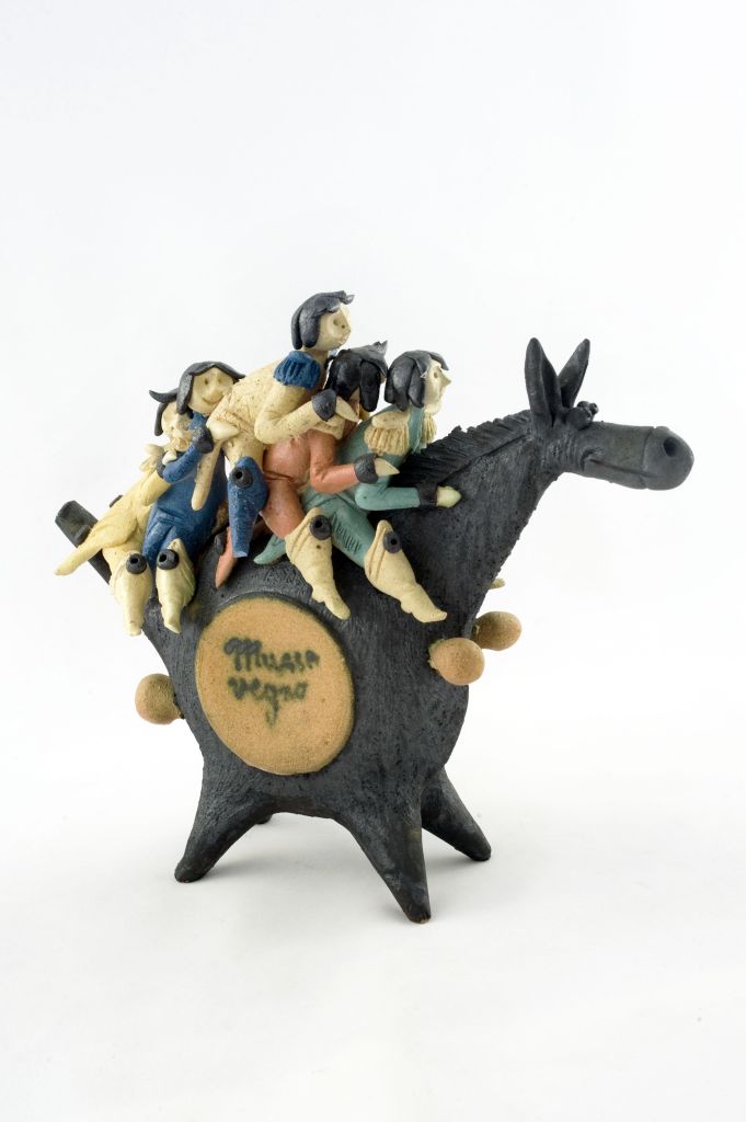 La mussa vegno, bambini su asino (fischietto, a fessura interna, strumenti musicali) di Poloniato Diego (ceramista) - bottega (2004)