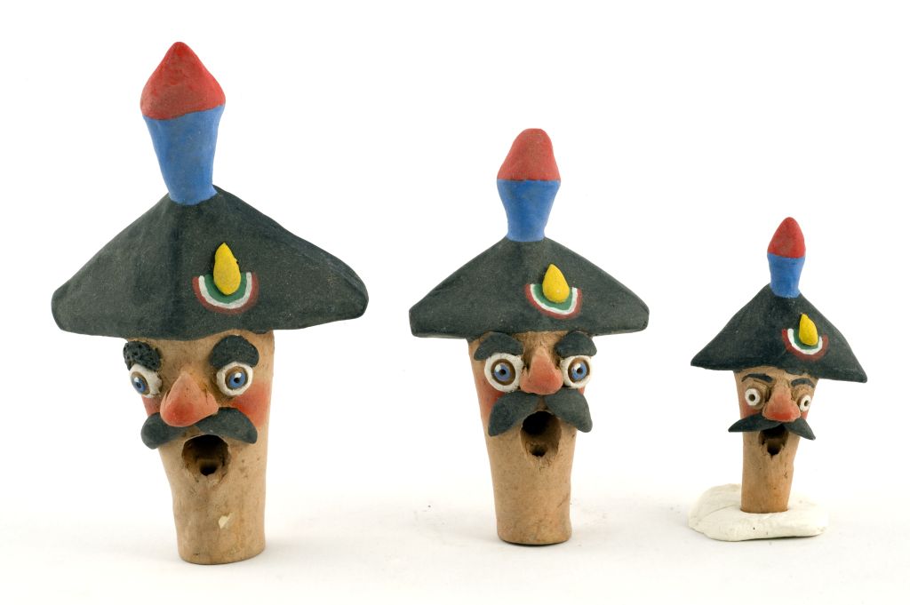 Carabinieri tascabili, carabinieri (fischietto, a fessura interna, strumenti musicali) di Altieri Trifone - laboratorio (1991)