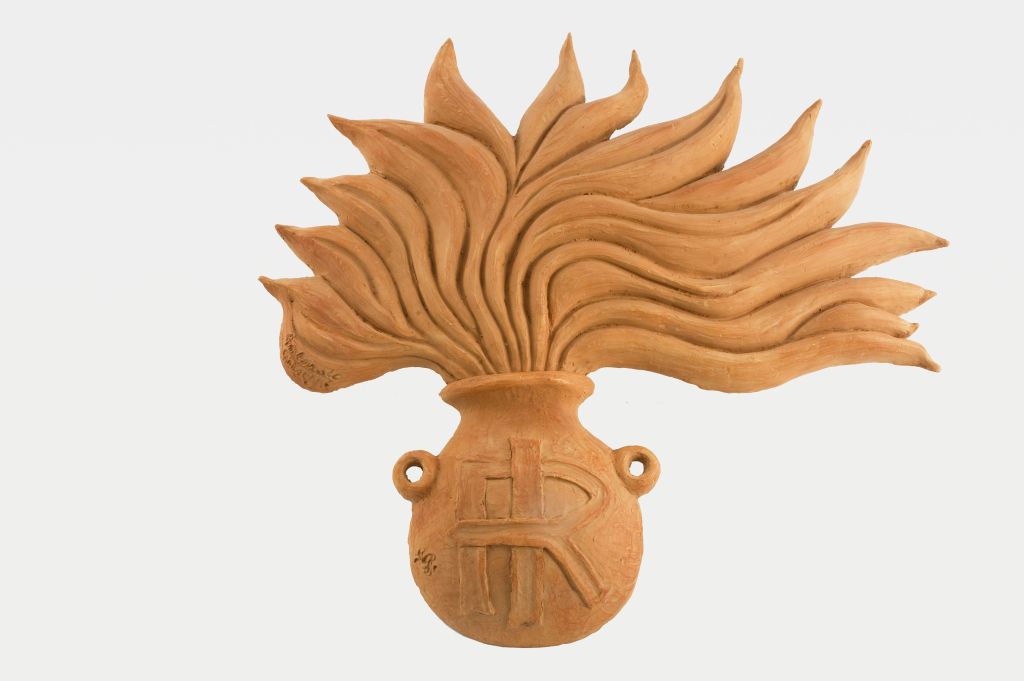Fiamma, fregio dei carabinieri (fischietto, a fessura interna, strumenti musicali) di Lombardo Giuseppe - laboratorio (2008)