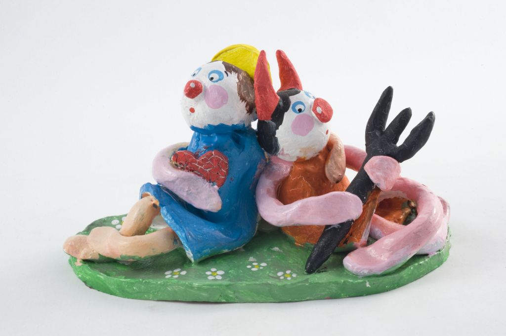 … Facciamo una tregua, due figure fantastiche (fischietto, a fessura interna, strumenti musicali) di Ressa Francesco - scuola (2011)