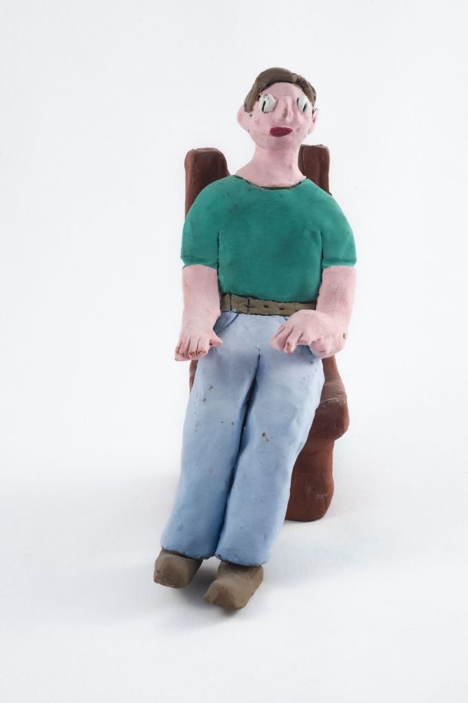 uomo seduto su una sedia (fischietto, a fessura interna, strumenti musicali) di Lioce Miriam, Valenzano Angela - scuola, scuola (1995, 1995)