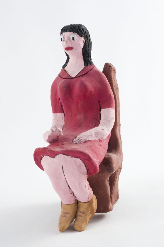 donna seduta su una sedia (fischietto, a fessura interna, strumenti musicali) di Lioce Miriam, Valenzano Angela - scuola, scuola (1995, 1995)