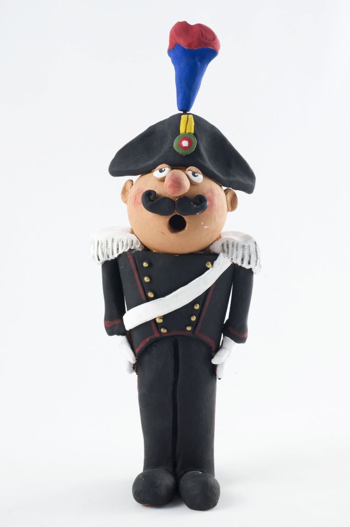 Fratello d'Italia, carabiniere in uniforme (fischietto, a fessura interna, strumenti musicali) di Altieri Trifone - laboratorio (2013)