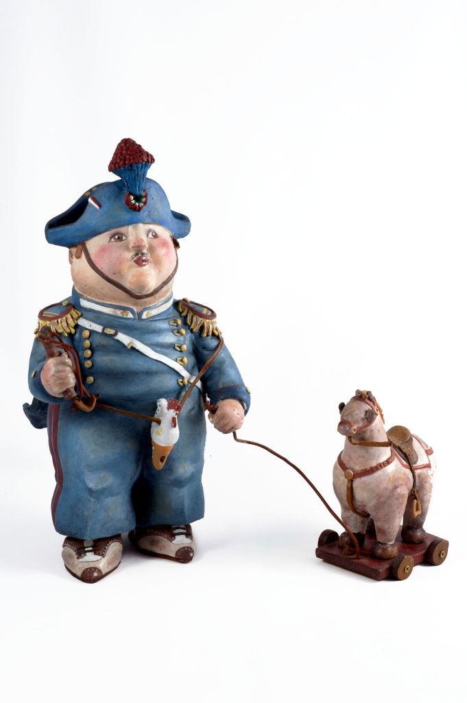 La ronda di Giacomino, carabiniere con cavallo (fischietto, a fessura interna, strumenti musicali) di Romano Daniela Iris (ceramista) - laboratorio (1998)