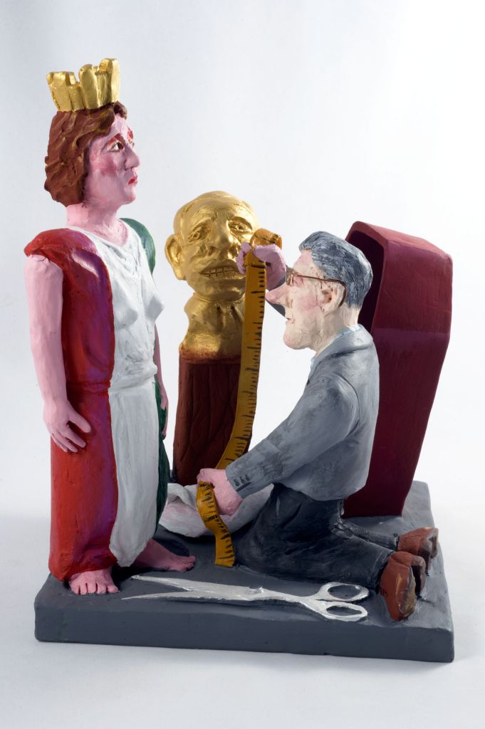 Cento misure per cento tagli, donna con tricolore italiano e uomo (fischietto, a fessura interna, strumenti musicali) di Coroneo Pietro (ceramista) - laboratorio (2012)