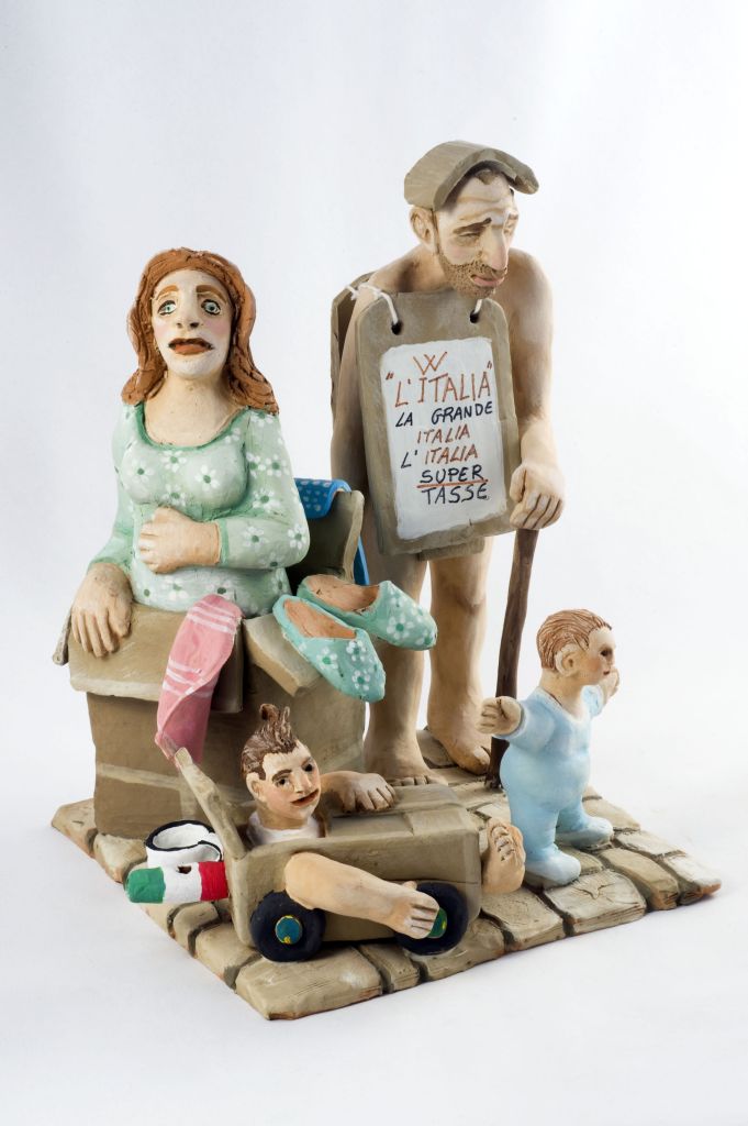 Viva l'Italia, figure con scatola e passeggino (fischietto, a fessura interna, strumenti musicali) di Samarelli Vincenzo Antonio (ceramista) - laboratorio (2012)