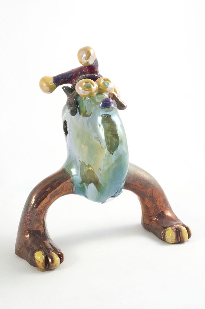 Tramonti Giullareschi, figura fantastica (fischietto, a fessura interna, strumenti musicali) di Moresca Giuseppe (ceramista) - laboratorio (2012)