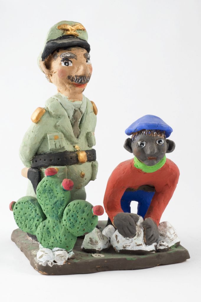 Controllo lavoro nero, due figure su base sagomata (fischietto, a fessura interna, strumenti musicali) di Debellisi Daniela, Dipierro Maria - scuola, scuola (2008, 2008)