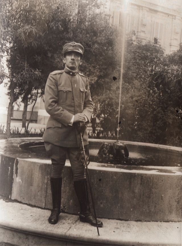 Uomo-Ritratto fotografico (positivo) di fotografia ritrattistica prima guerra mondiale - ambito milanese (primo quarto XX)