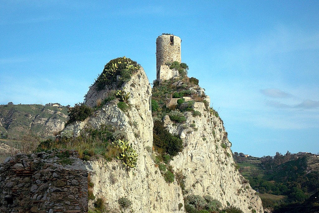 Torre di Pizzofalcone (torre) - Roccella Ionica (RC)  (XI)