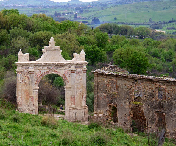 Arco dei Carafa Mocta Bruttiano o Rocca Armenia (arco, onorario) - Bruzzano Zeffirio (RC) 