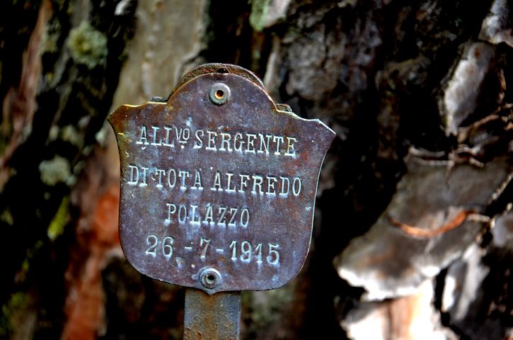 targa commemorativa, serie di Pistilli Sipio Renato (attribuito), Di Toro Michele (officina), Di Lauro Vincenzo (bottega) - ambito molisano (secondo quarto XX)