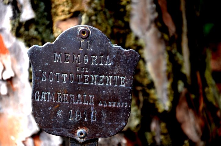 targa commemorativa, serie di Pistilli Sipio Renato (attribuito), Di Toro Michele (officina), Di Lauro Vincenzo (bottega) - ambito molisano (secondo quarto XX)