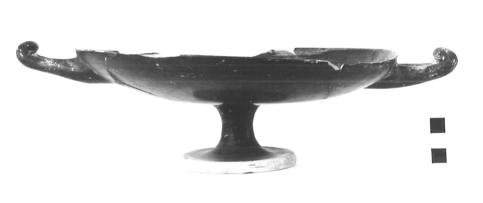 kylix di Pittore del Guerriero frontale - produzione attica (fine sec. V a.C)