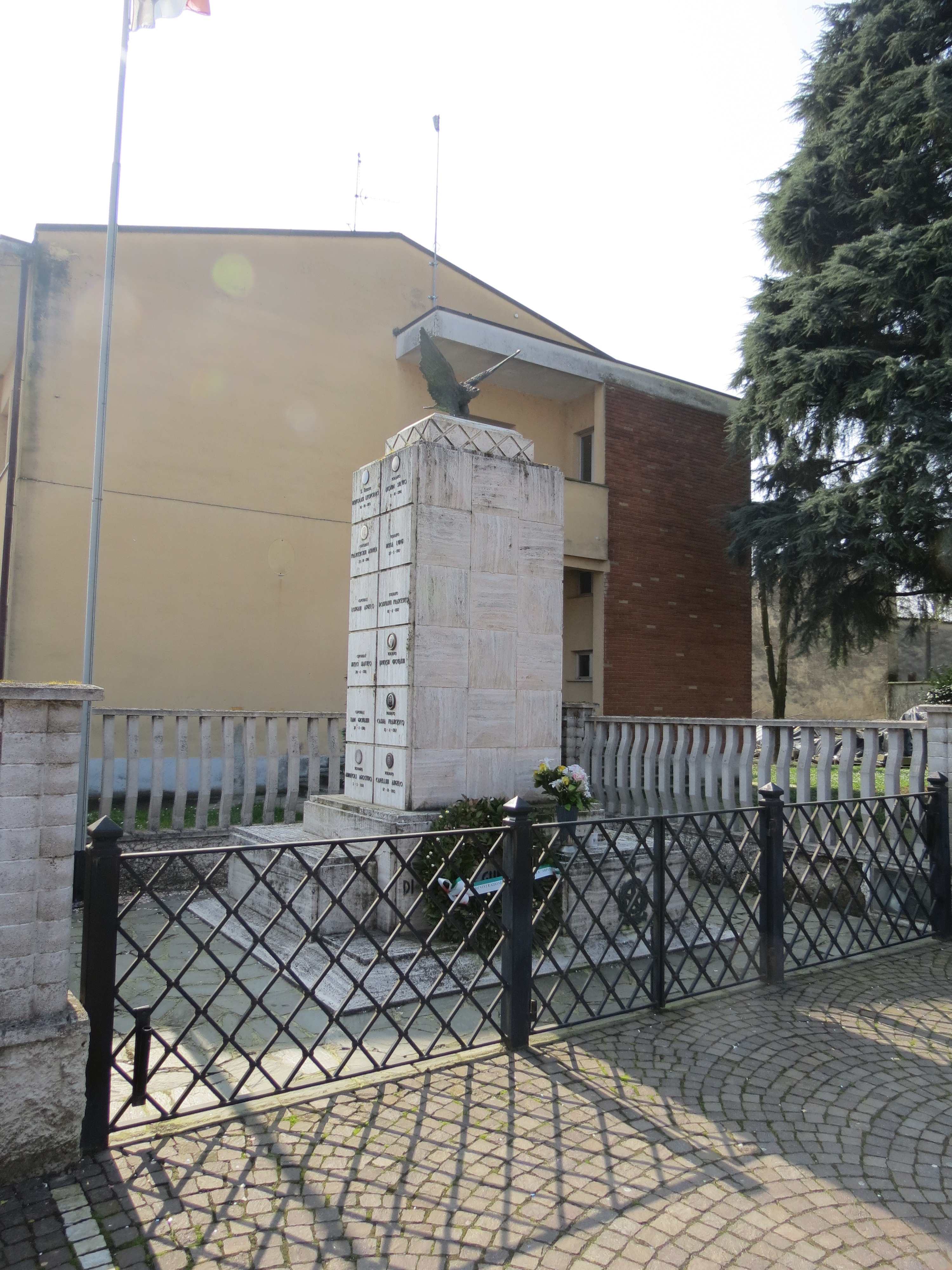 Allegoria della Vittoria come aquila (monumento ai caduti - a cippo) - ambito italiano (sec. XX)