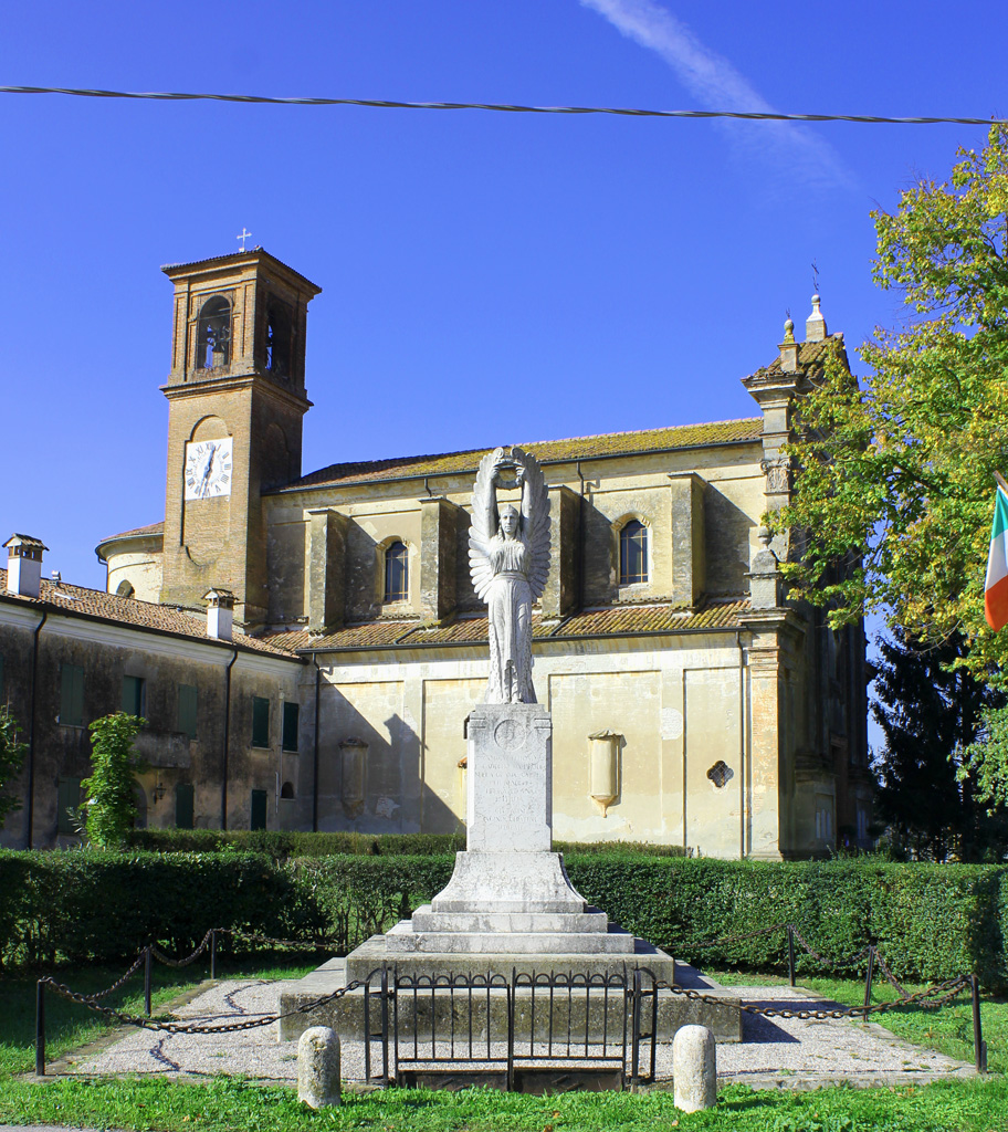 personificazione della Vittoria (monumento ai caduti - a cippo, opera isolata) di Mozzali Andrea (sec. XX, sec. XX)