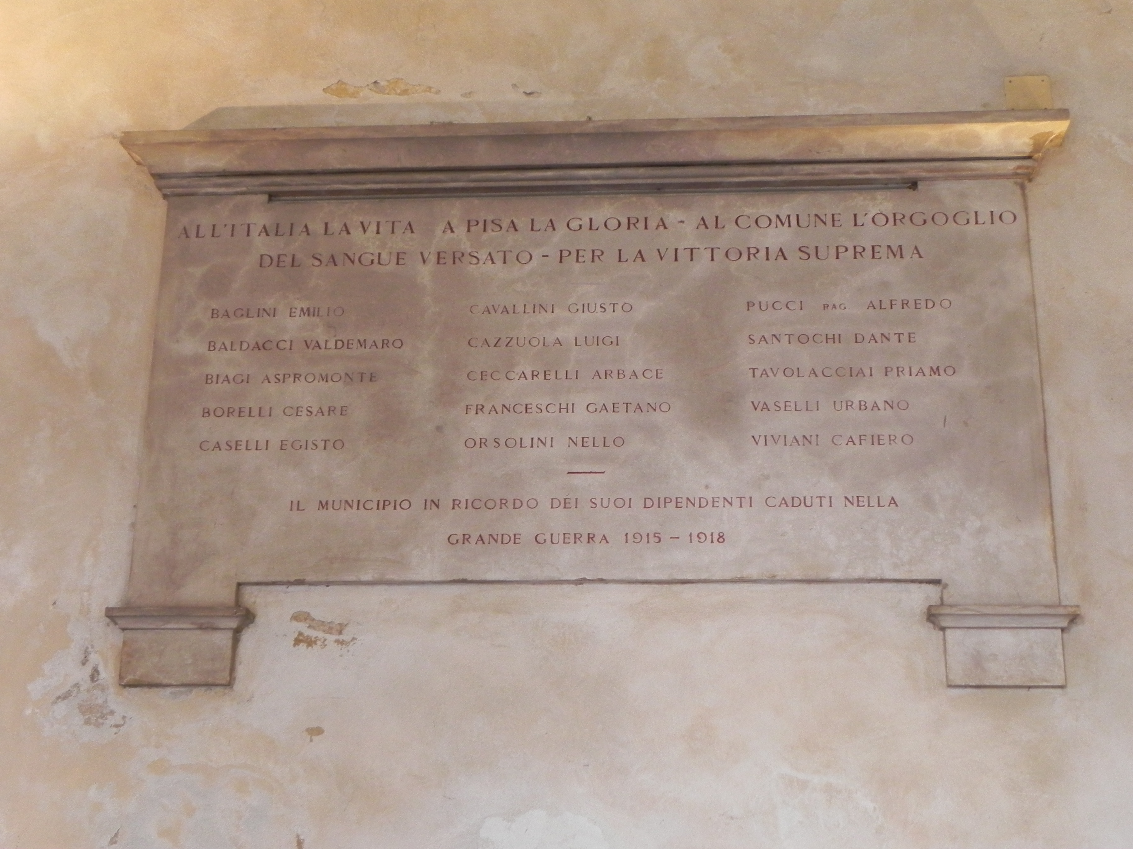 soggetto assente (lapide commemorativa ai caduti) - toscano (XX sec)